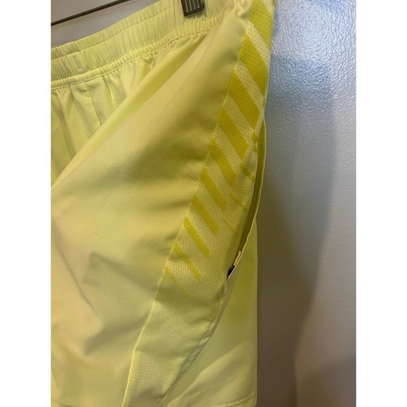 Gymshark Neon Yellow Men's Shorts Size XL - Picture 5 of 6